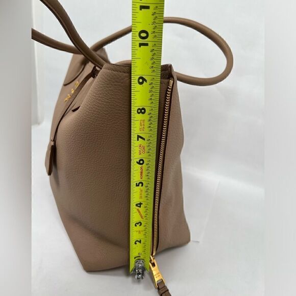 PRADA Vitello Daino Side Zip Shopper Tote Cammeo / Blush Pink - Picture 12 of 16